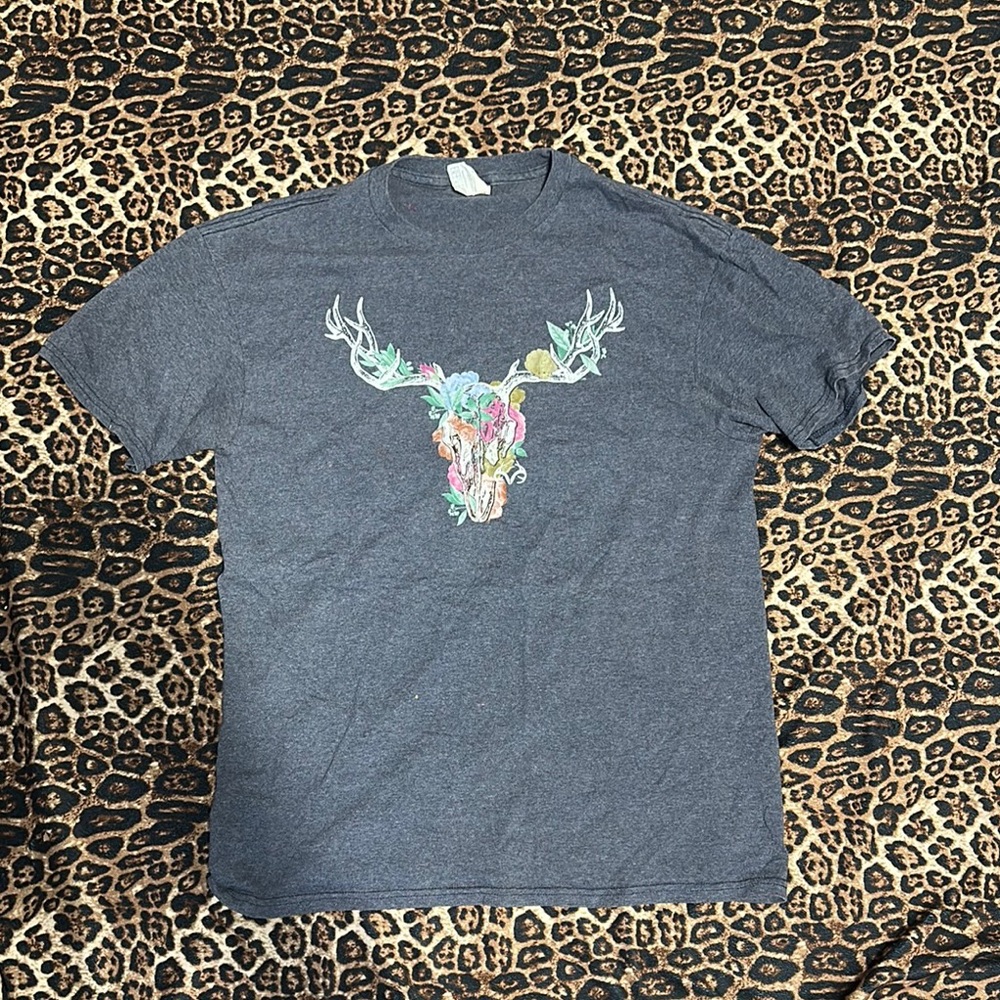 Delta Gray Short Sleeve Tee with Colorful Skull Design
